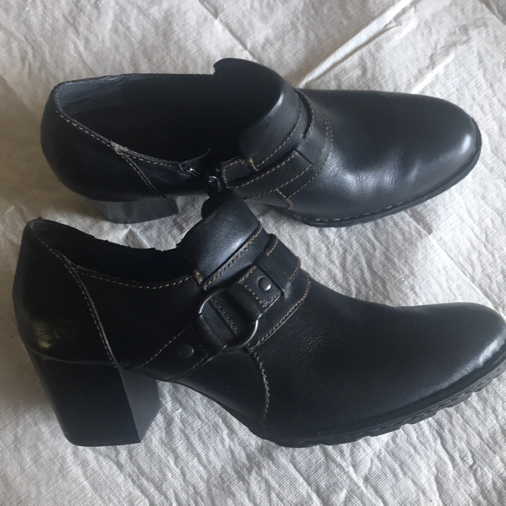 Born Brown Leather Ankle Boots Size 9.5